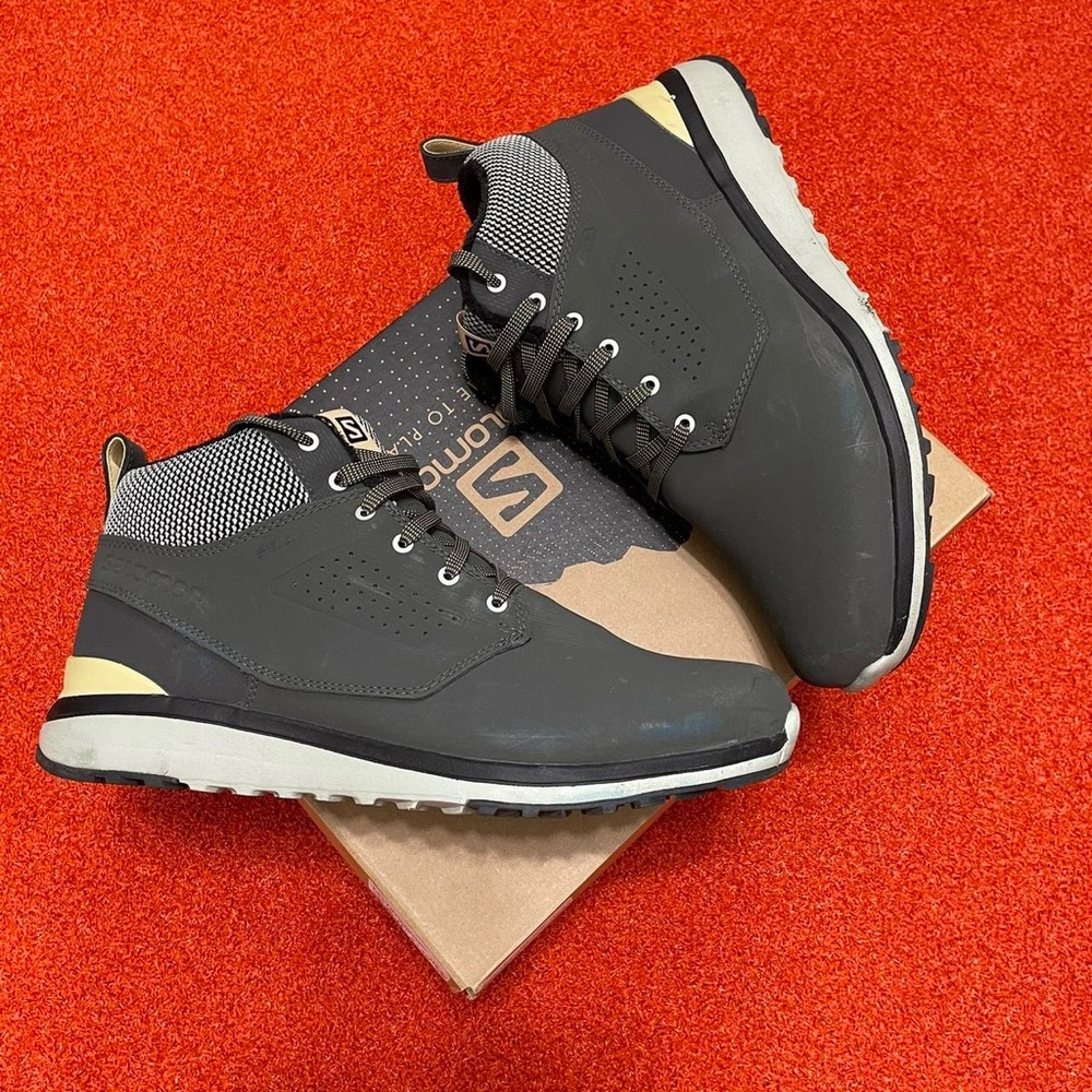 Salomon Men's gray boots